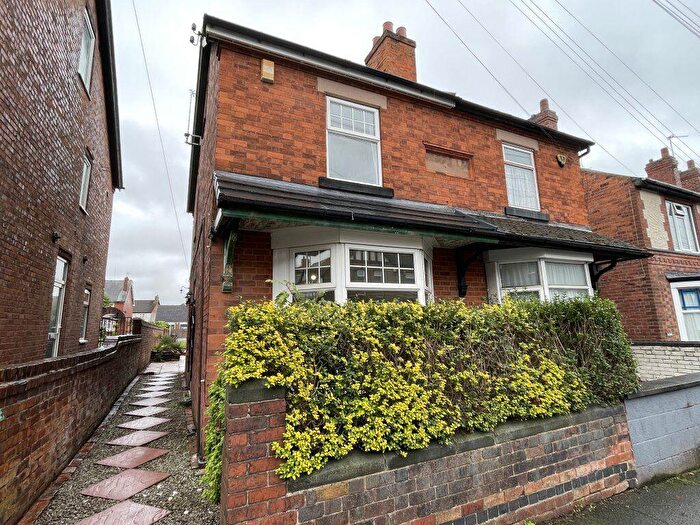 4 Bedroom Semi-Detached House To Rent In Cressy Road Alfreton, DE55