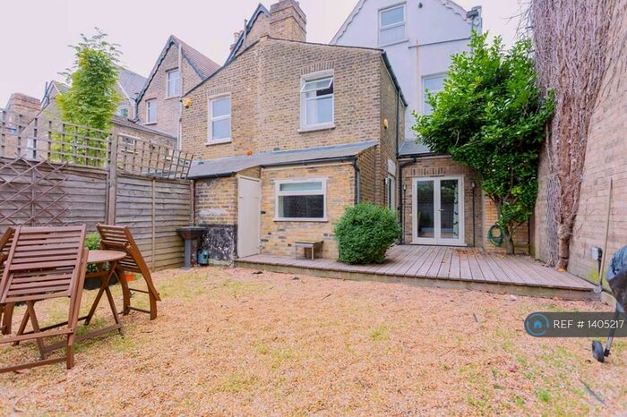 2 Bedroom Flat To Rent In Stroud Green, London, N4