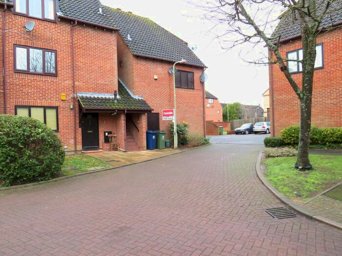 1 Bedroom Flat To Rent In Hornbeam Drive, Garsington, Oxford, OX4