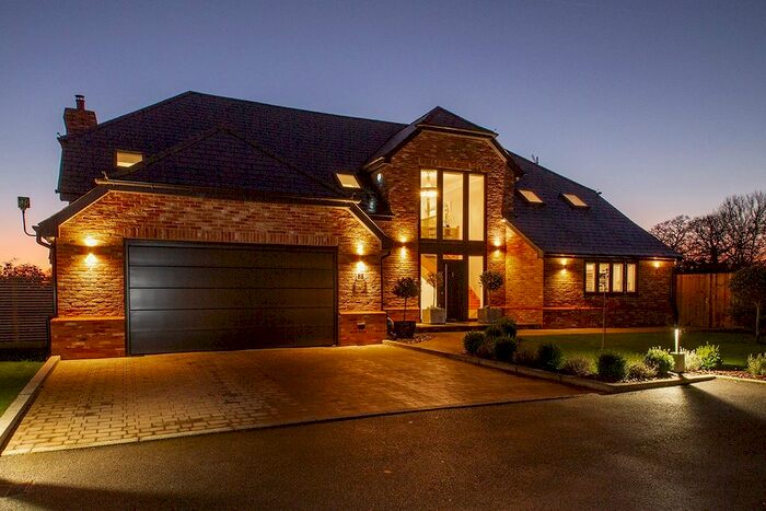 5 Bedroom Detached House For Sale In Honeypot Lane, Edenbridge TN8