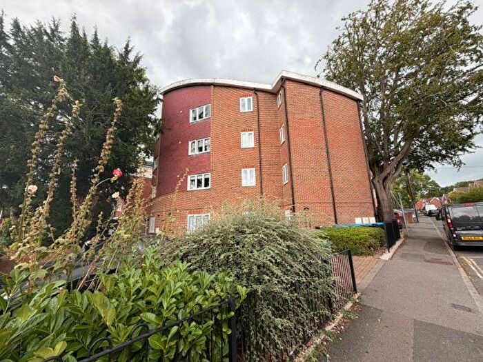 2 Bedroom Flat To Rent In Maypole Road, East Grinstead, RH19