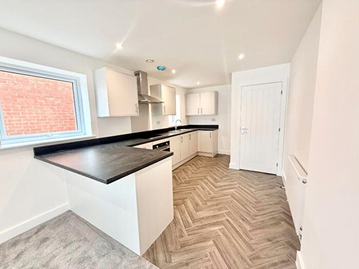 2 Bedroom Flat To Rent In Estuary Views, - Eastern Esplanade, Canvey Island, SS8