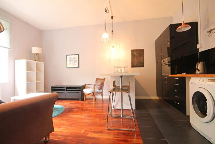 2 Bedroom Apartment To Rent In St Andrews Street, City Centre, NE1