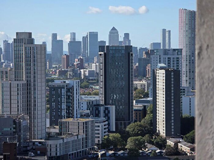 2 Bedroom Apartment To Rent In Legacy Tower, Stratford, E15