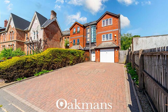 3 Bedroom Semi-Detached House For Sale In Vivian Road, Birmingham, B17