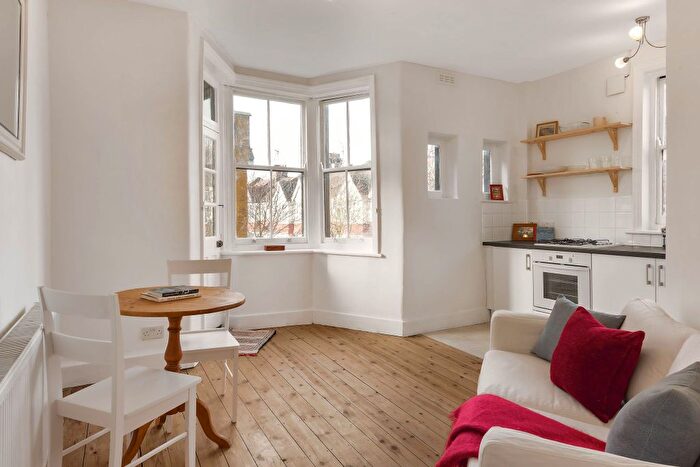 1 Bedroom Flat To Rent In Fulham Palace Road, London, W6