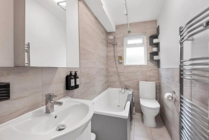 2 Bedroom Flat To Rent In Junction Road, London, N19