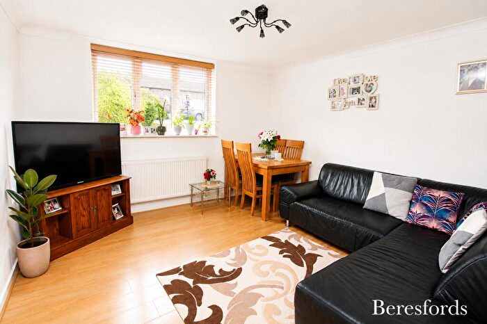 2 Bedroom Apartment To Rent In Grove House, Firsgrove Crescent, CM14