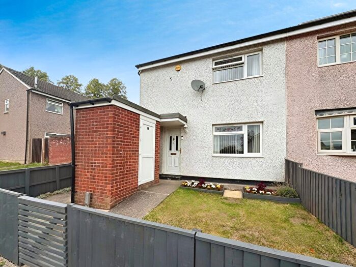 2 Bedroom Semi-Detached House For Sale In Fairford Close, Chesterfield, Derbyshire, S40