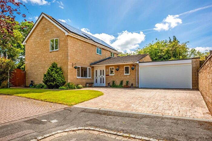 4 Bedroom House For Sale In The Spinneys, Enstone, OX7