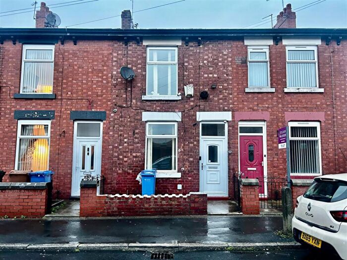 2 Bedroom House To Rent In Lingard Street, Stockport, SK5