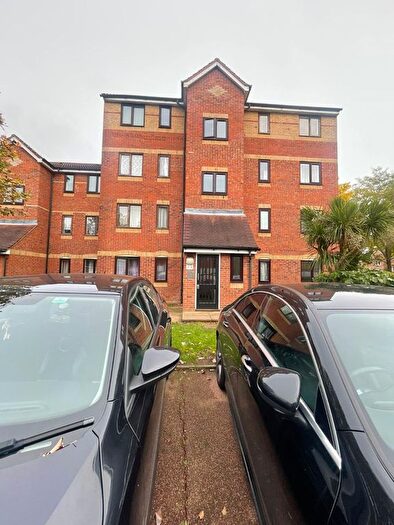 2 Bedroom Flat To Rent In Cherry Blossom Close, London, N13