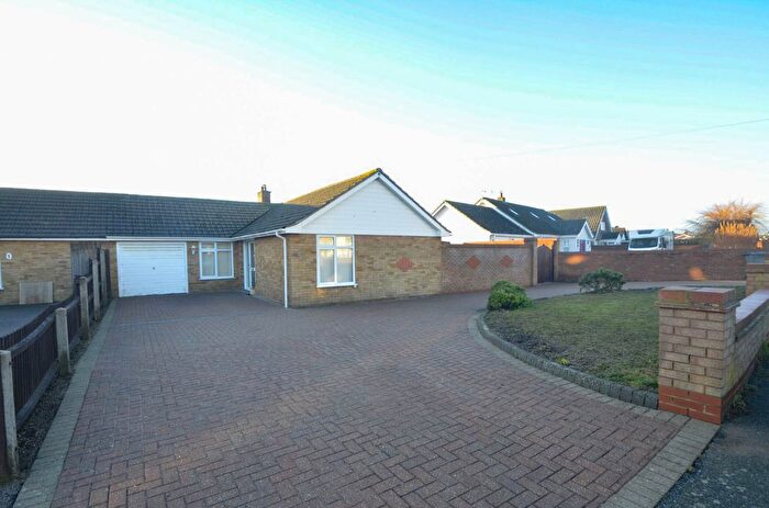 2 Bedroom Detached Bungalow For Sale In Western Avenue, Felixstowe, IP11
