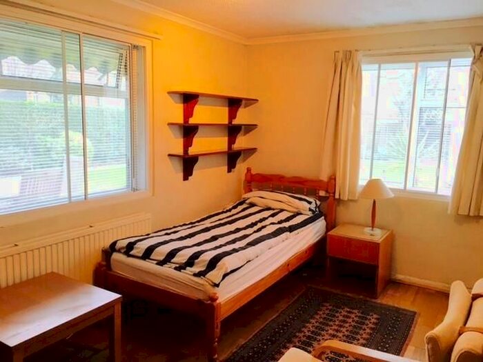 Studio To Rent In Naseby Close, Isleworth, TW7