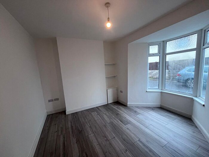 2 Bedroom End Of Terrace House To Rent In Waun Y Pistyll, Treboeth, SA5
