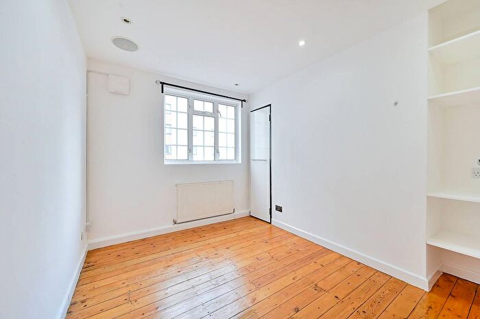 2 Bedroom Flat To Rent In Uxbridge Road, Ealing Broadway, London, W5