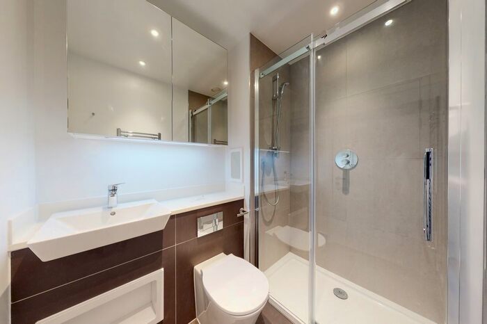 2 Bedroom Flat To Rent In Chatteris Way, London, SE17