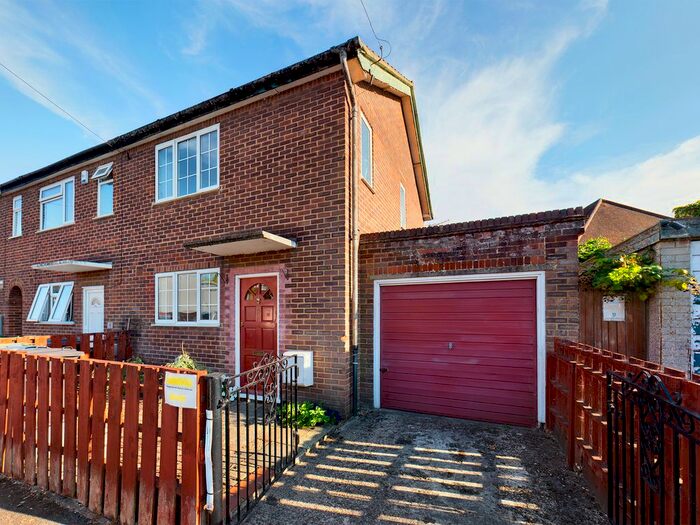 2 Bedroom Terraced House To Rent In Ford Street, High Wycombe, HP11