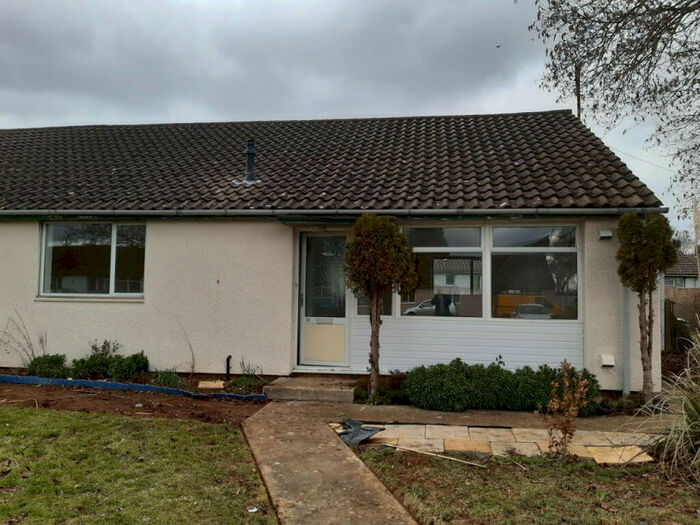2 Bedroom Bungalow To Rent In Harris Road, Bicester, Oxfordshire, OX25