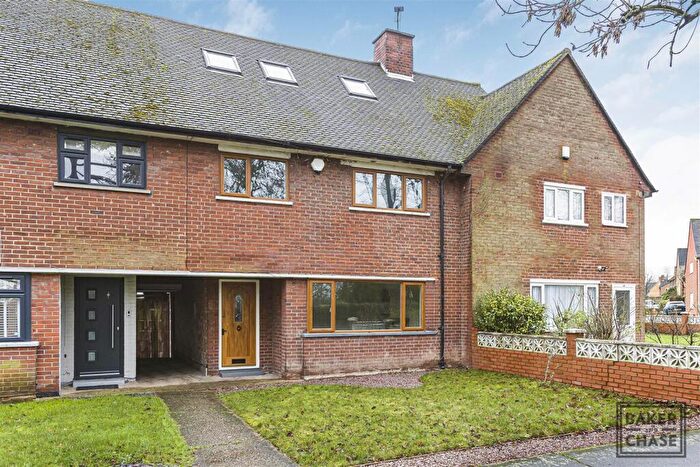 5 Bedroom Terraced House For Sale In Cedar Road, Enfield, EN2