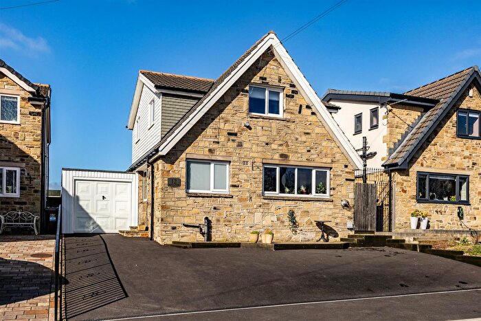 2 Bedroom Detached House For Sale In Riley Park, Kirkburton, Huddersfield, HD8