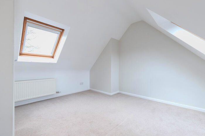 4 Bedroom Semi-Detached House To Rent In Cordrey Green, OX4
