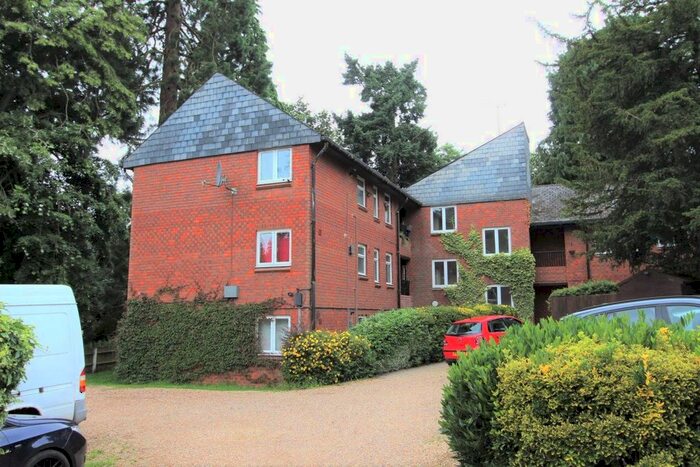 1 Bedroom Flat To Rent In Tall Pines, Plantation Road, Leighton Buzzard, LU7