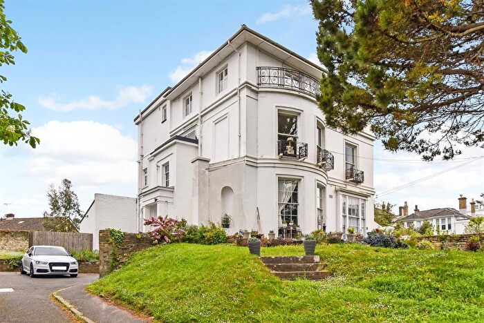 1 Bedroom Flat For Sale In Central Ryde, PO33