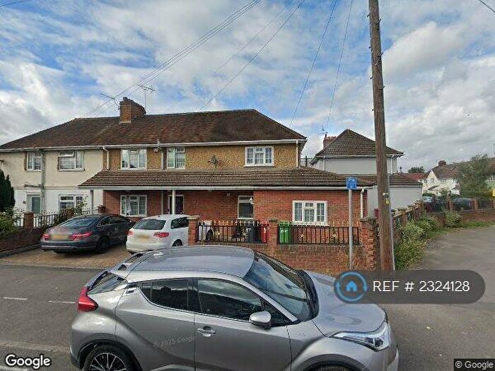 4 Bedroom Semi-Detached House To Rent In Shackleton Road, Slough, SL1