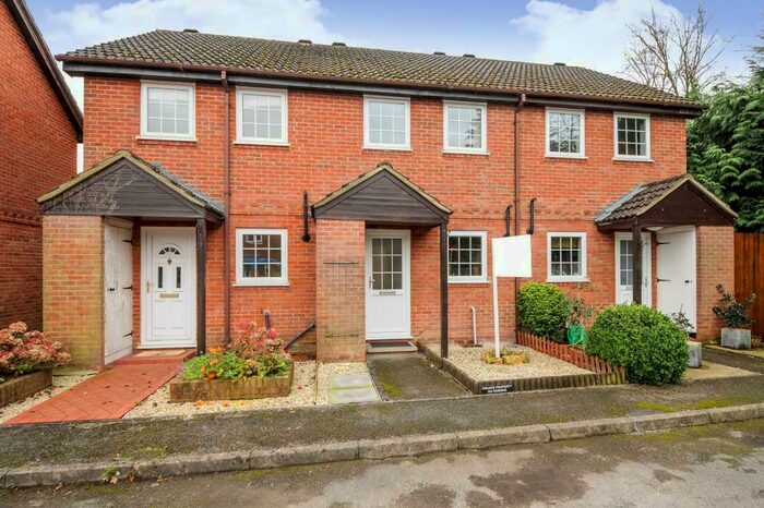 2 Bedroom Terraced House To Rent In Droitwich Close, Bracknell, RG12