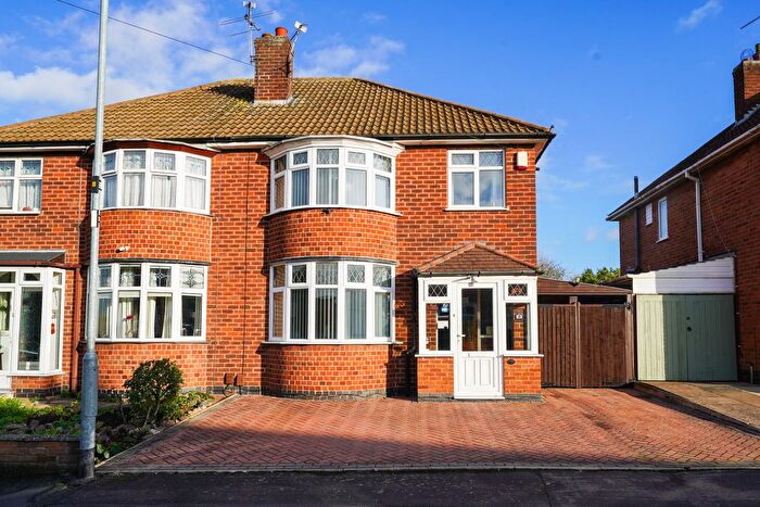 3 Bedroom Semi Detached House For Sale In Chislehurst Avenue, Leicester, Leicestershire, LE3