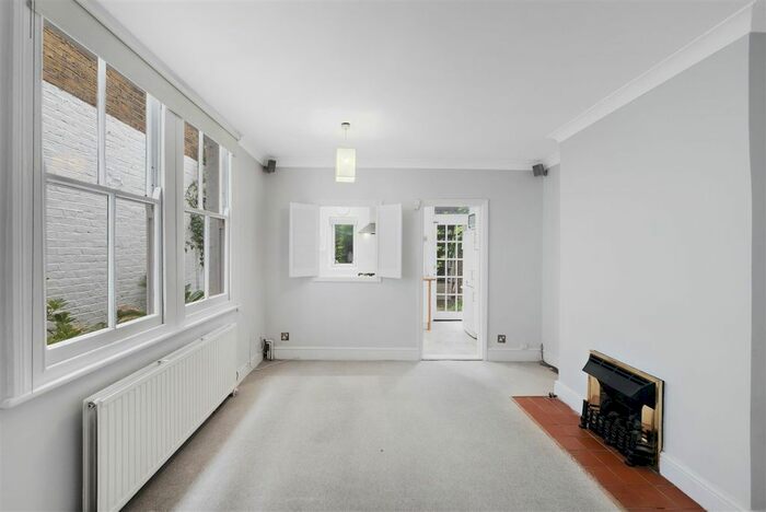 2 Bedroom Maisonette To Rent In Quill Lane, Putney, London, SW15