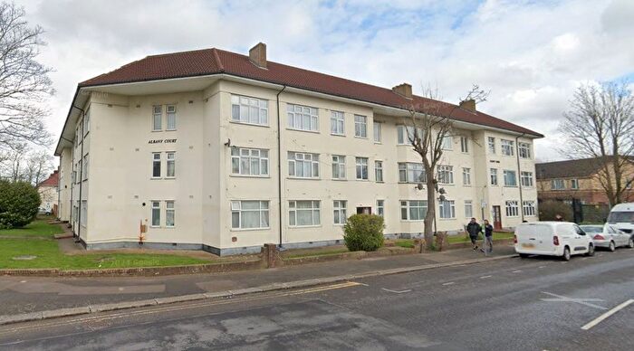 2 Bedroom Flat To Rent In Blundell Road, Burnt Oak, Edgware, HA8