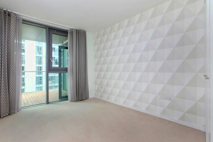 2 Bedroom Flat For Sale In Eastfields Avenue, Wandsworth, London, SW18