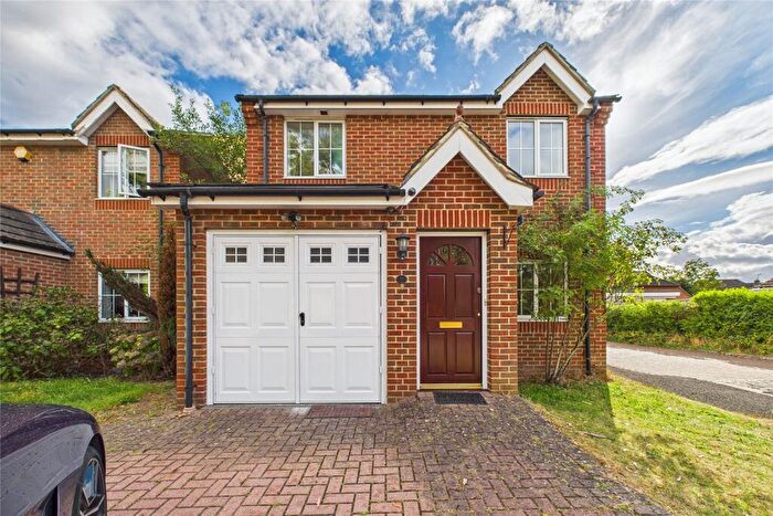 3 Bedroom Detached House To Rent In Arne Close, Winnersh, Wokingham, Berkshire, RG41