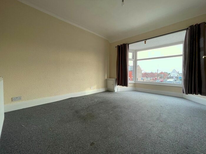 Flats to rent in Hampton Road, FY4, Blackpool