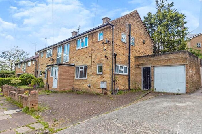 3 Bedroom Semi Detached House To Rent In Harrowden Road, Luton, LU2