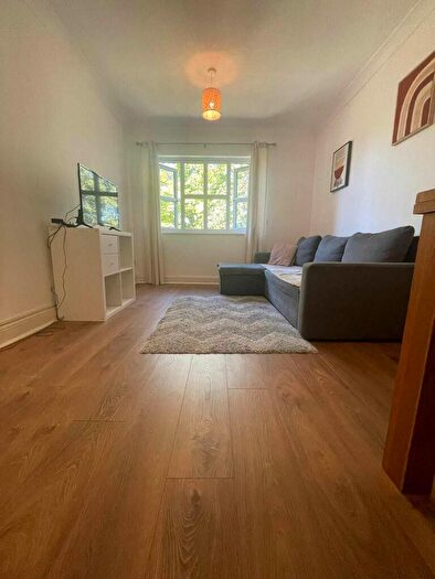 1 Bedroom Apartment To Rent In The Avenue, London, E4