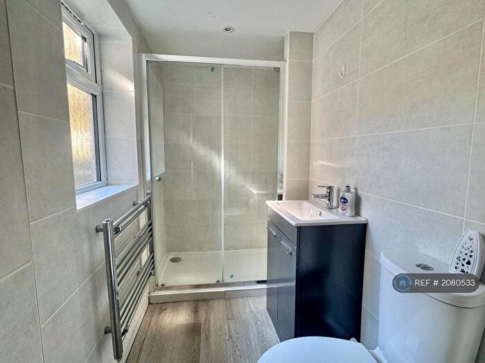 2 Bedroom Flat To Rent In Bradstone Avenue, Folkestone, CT19