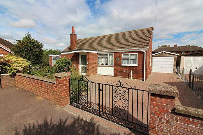 3 Bedroom Detached Bungalow For Sale In Whitecrofts, Stotfold, Hitchin, SG5