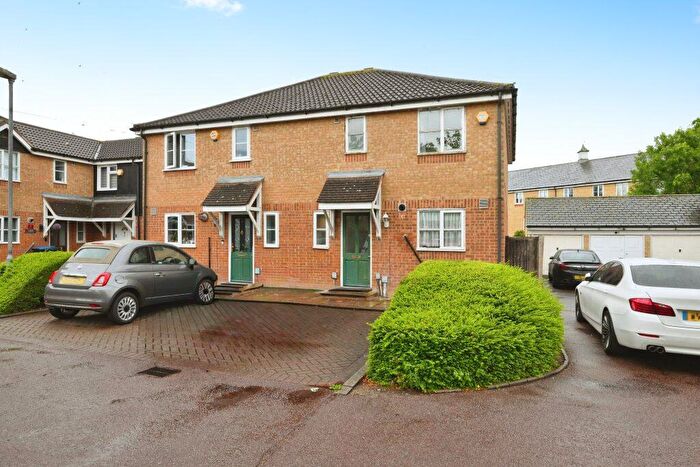 3 Bedroom Semi Detached House For Sale In Hodson Place, Enfield, EN3