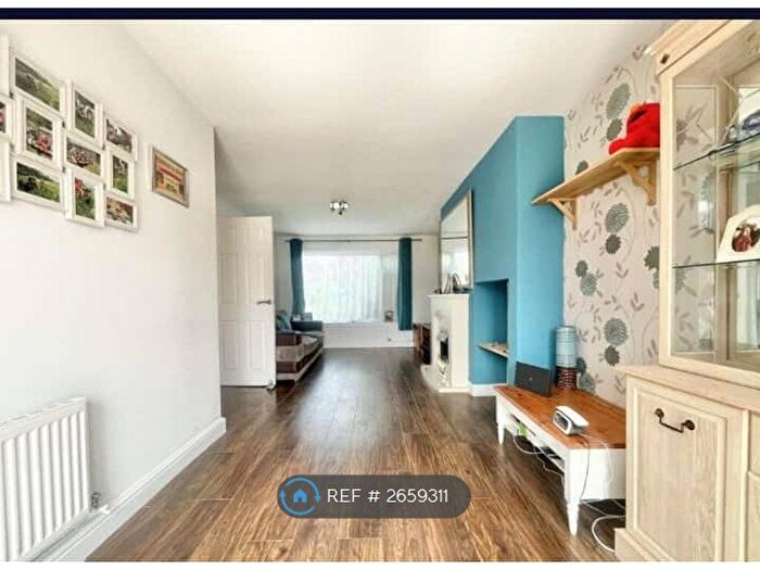 3 Bedroom Semi-Detached House To Rent In Bowhay Lane, Exeter, EX4