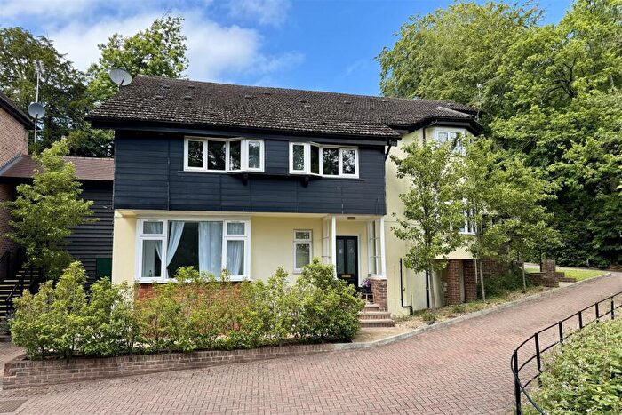 1 Bedroom Flat For Sale In Haslemere, GU27