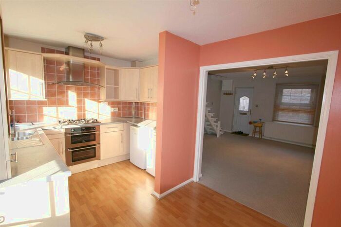 2 Bedroom End Of Terrace House To Rent In Morefields, Tring, HP23