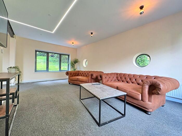 4 Bedroom Detached House To Rent In Wood Lane, Headingley, Leeds, West Yorkshire, LS6