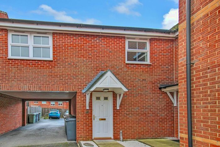 1 Bedroom Flat To Rent In Millbank, Yeadon, Leeds, LS19