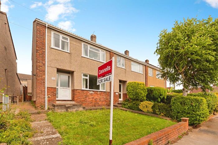 3 Bedroom Semi-Detached House For Sale In Court Road, Kingswood, Bristol, BS15