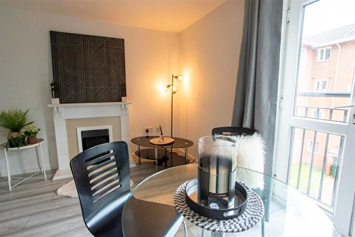 2 Bedroom Apartment For Sale In Sandy Lane, Coventry * Vacant & Immaculate Throughout *, CV1 - Photo 8