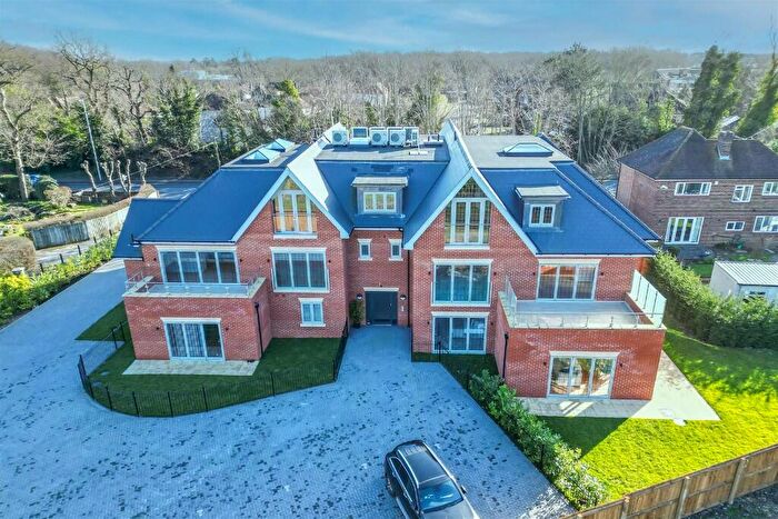 2 Bedroom Apartment To Rent In Shenfield Road, Brentwood, Essex, CM15