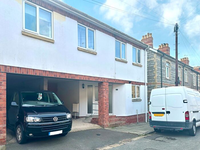 3 Bedroom Semi-Detached House To Rent In Bromfield Place, Penarth, CF64